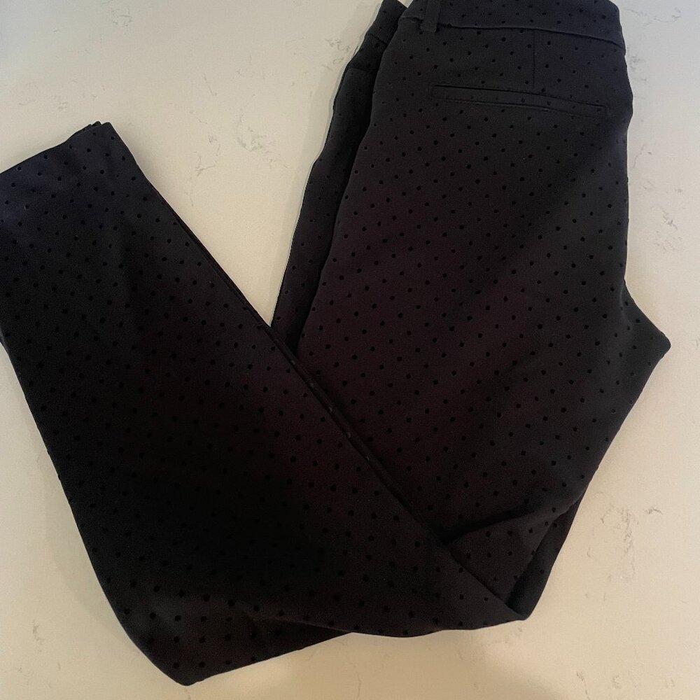 Old Navy Mid Rise Pixie Flock Black Dot Pants,‎ Size 4